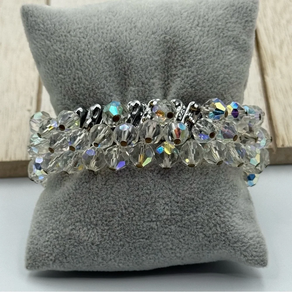 Elegant Silver tone glass Crystal cha cha Bracelet - Picture 1 of 5